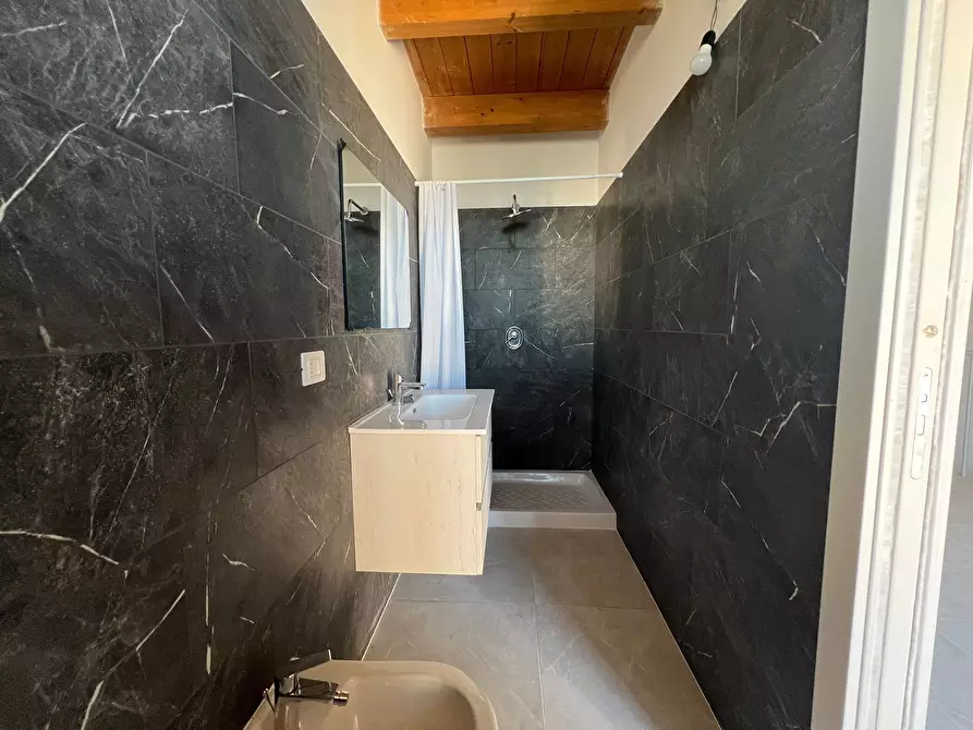 Immagine 10 di Bilocale in vendita  a Capena