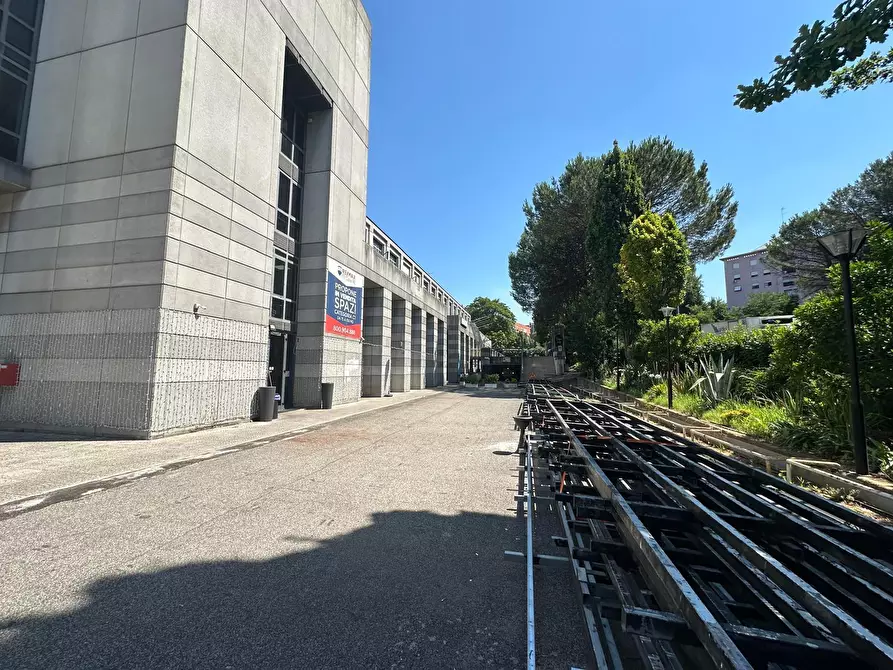 Immagine 22 di Ufficio in affitto  in Via Monte Giberto 133 a Roma