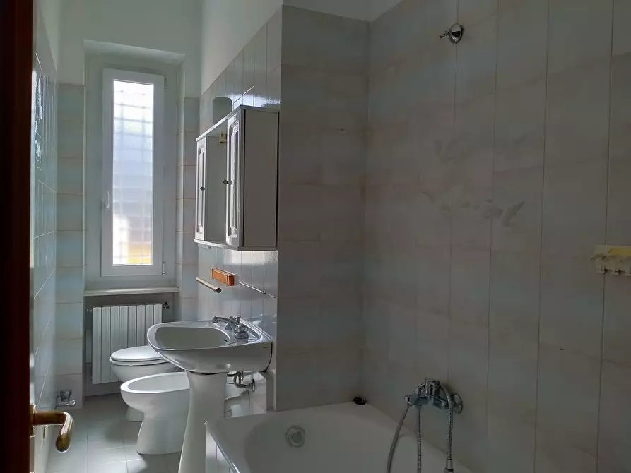 Immagine 18 di Bilocale in vendita  in Via Meina 8 a Torino