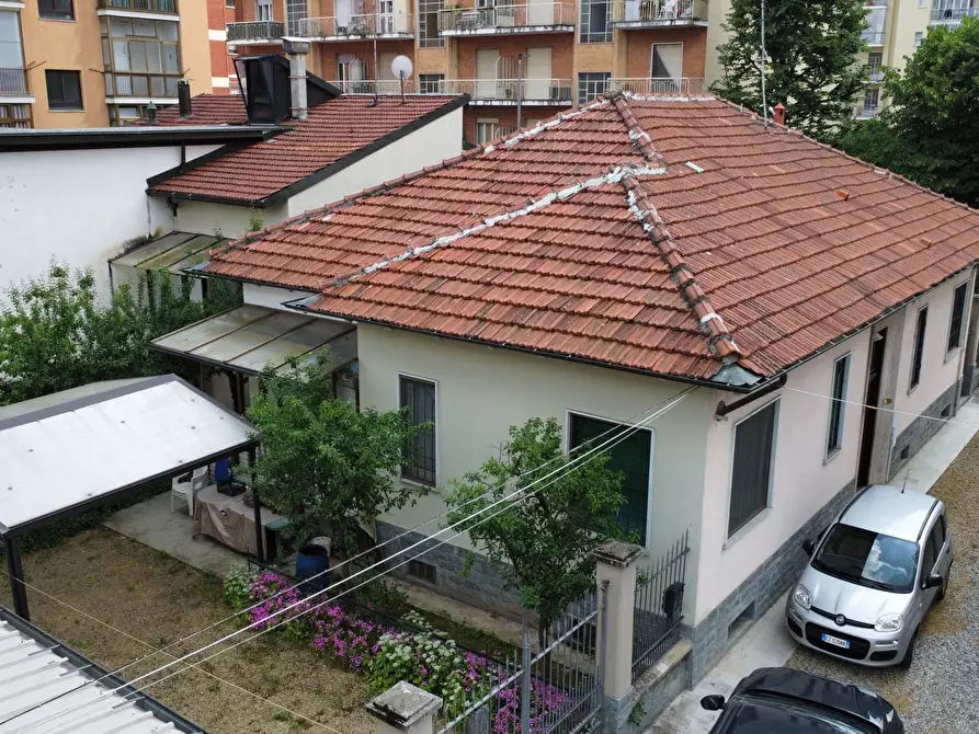 Immagine 1 di Villa in vendita  in via nazario sauro 45 a Venaria Reale