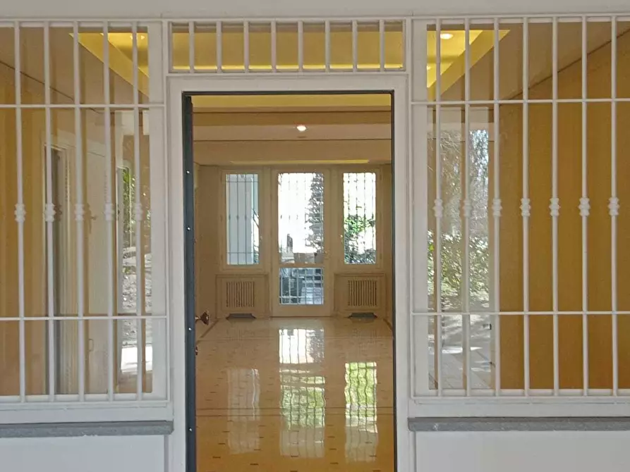 Immagine 70 di Pentalocale in vendita  in Strada Milius - Ronsaglia 14 a Moncalieri