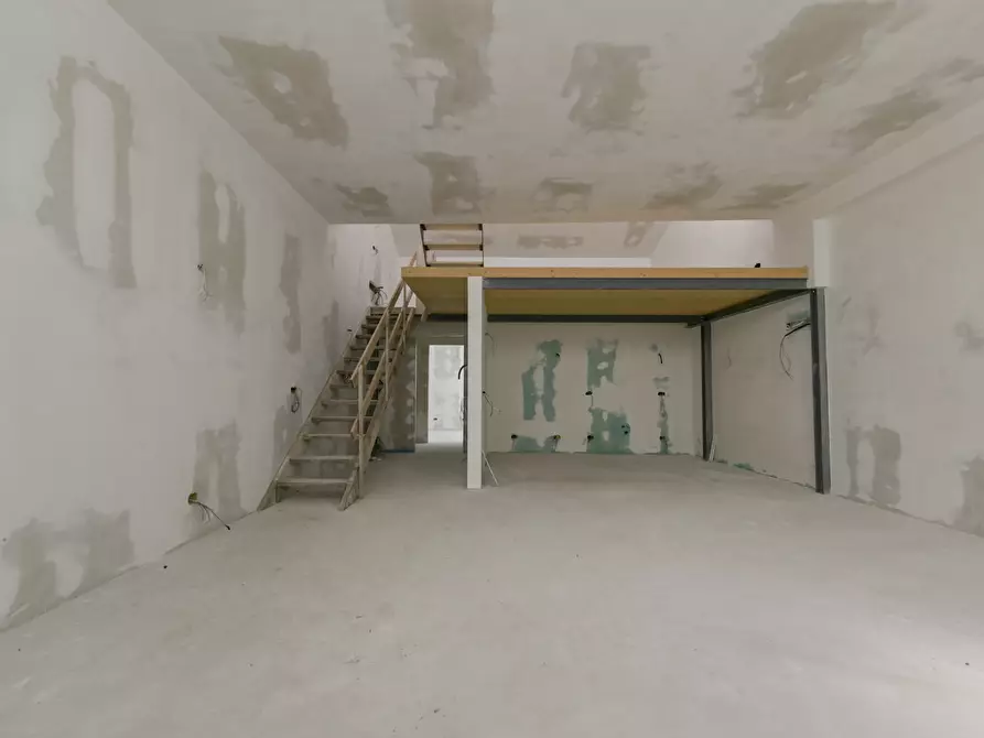 Immagine 4 di Loft/Open space in vendita  in Via Ugo Foscolo 6 a Torino