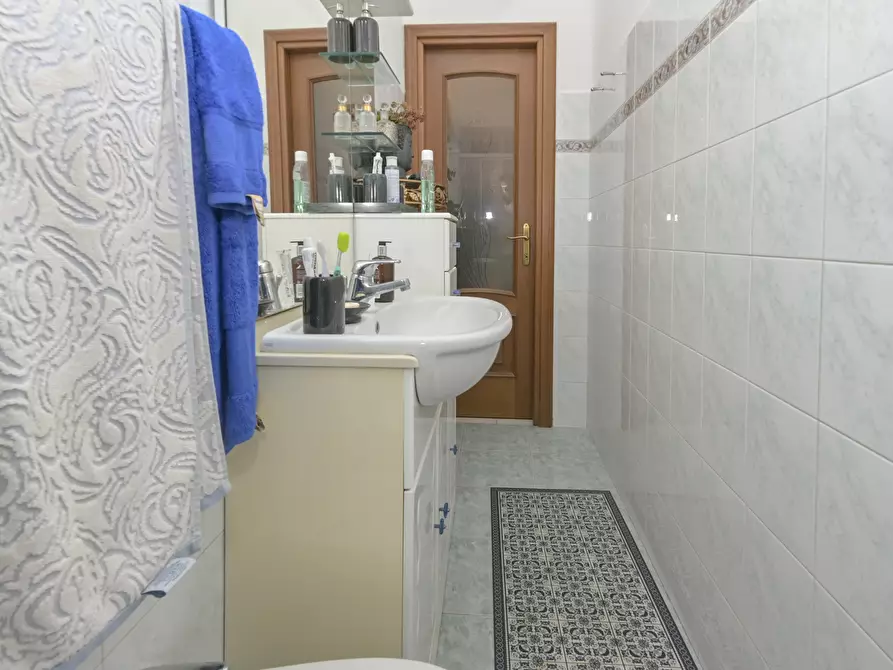 Immagine 30 di Bilocale in vendita  in Via Genola 17 a Torino