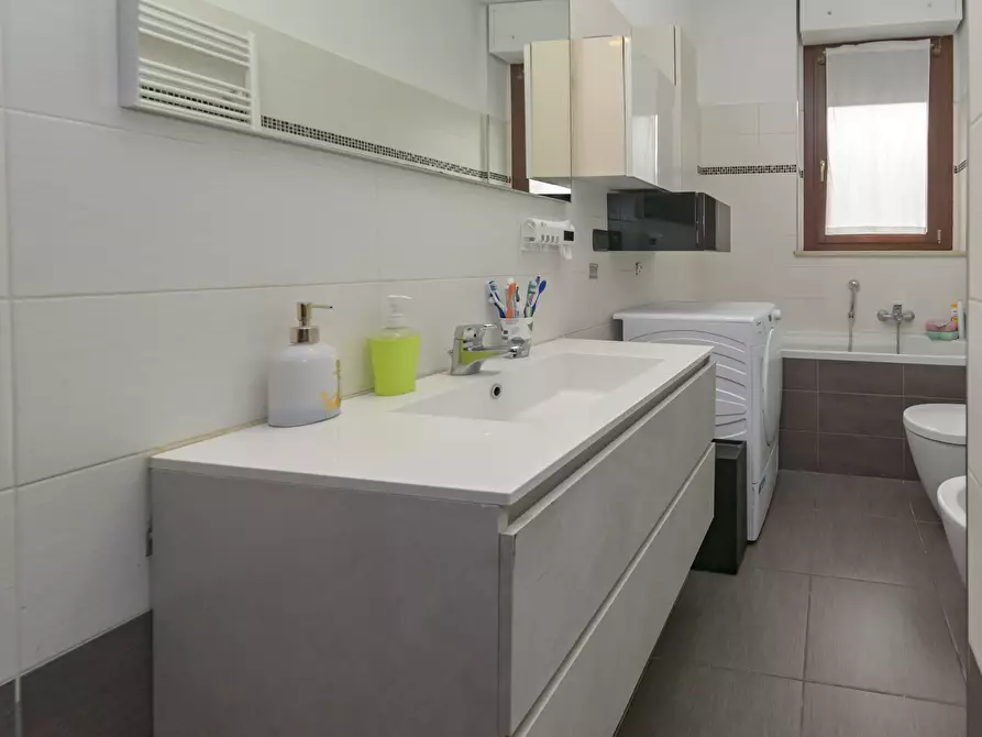 Immagine 36 di Trilocale in vendita  in Via Quarto dei Mille 5 a Torino