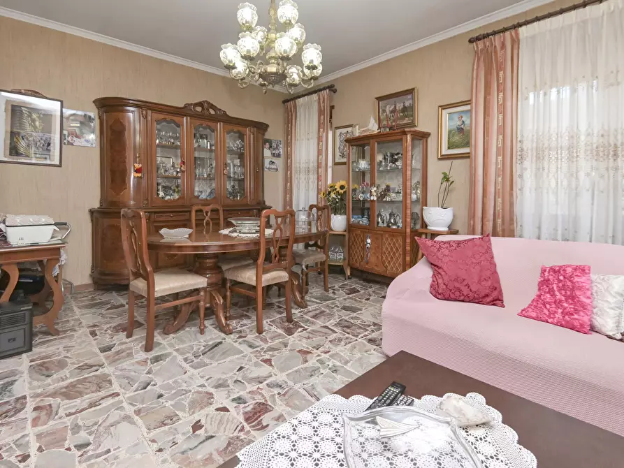 Immagine 18 di Casa bifamiliare in vendita  in Via Settimo 80 a Leini