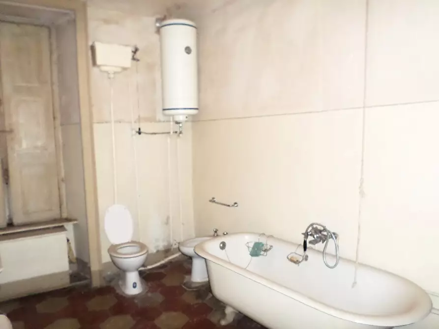 Immagine 36 di Rustico / casale in vendita  in Via Roma 1 a Levone
