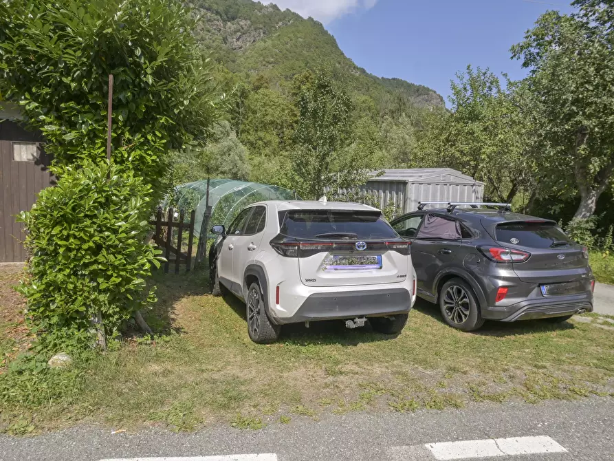 Immagine 58 di Quadrilocale in vendita  in via torino 4 a Lemie