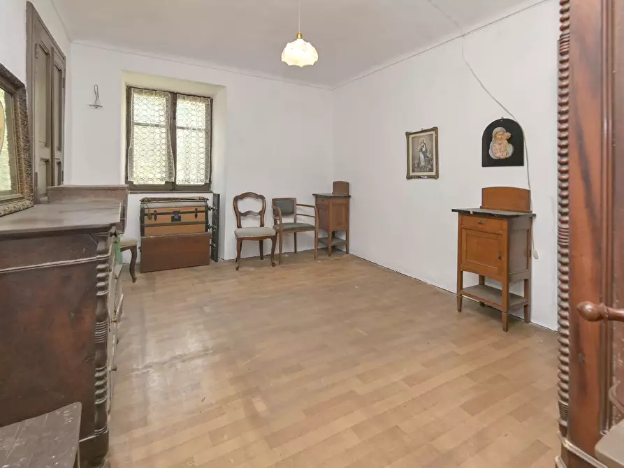 Immagine 31 di Pentalocale in vendita  in via torino 4 a Lemie