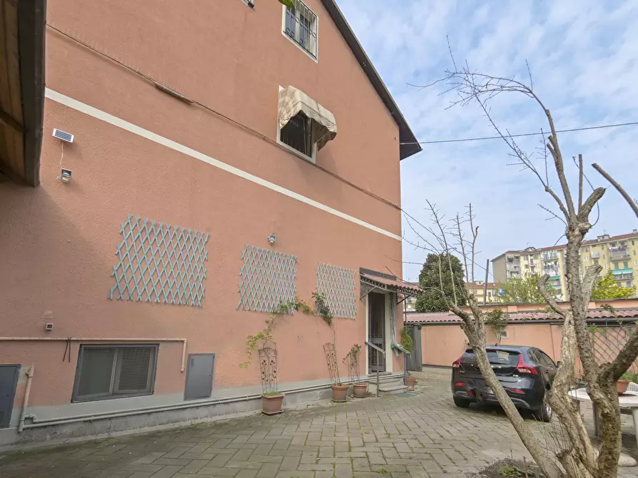 Immagine 5 di Casa bifamiliare in vendita  in Via Sospello 61 a Torino