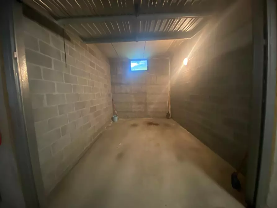 Immagine 6 di Garage in vendita  in via Tornafol a Chatillon