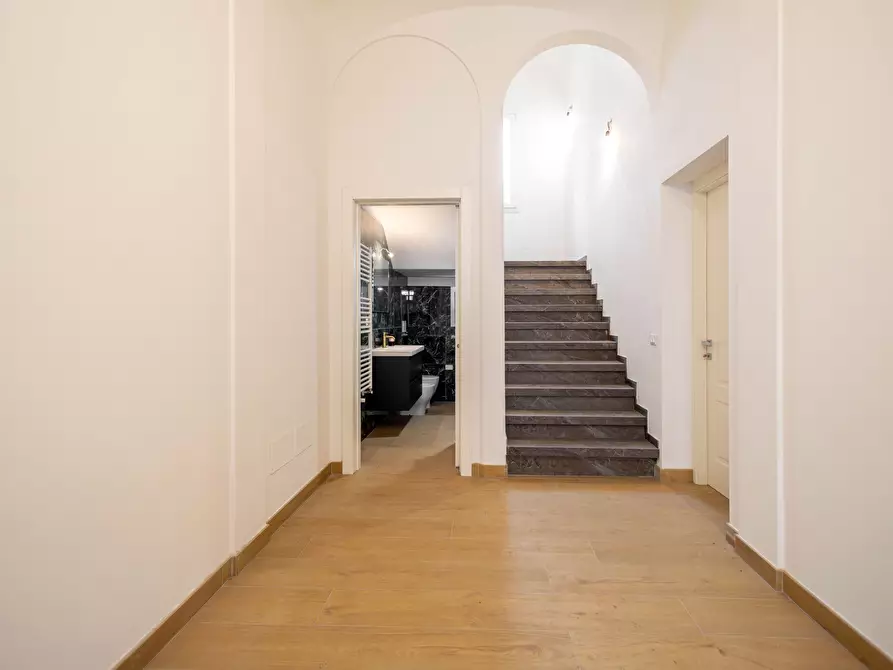 Immagine 7 di Villa in vendita  a Cascina