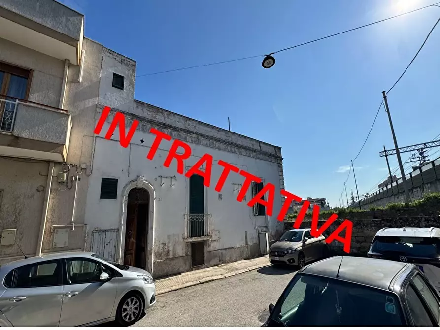 Immagine 1 di Casa indipendente in vendita  in Via Bixio a Monopoli