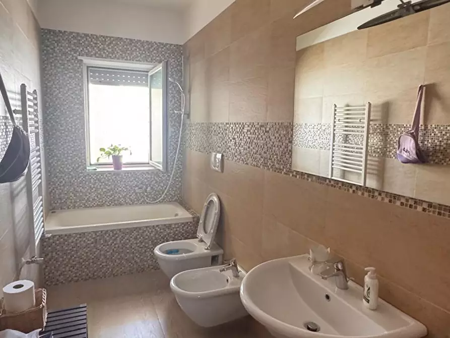 Immagine 12 di Trilocale in vendita  in Largo Fontanelle a Monopoli