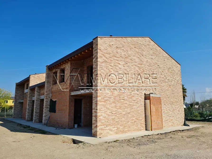 Immagine 4 di Casa bifamiliare in vendita  in Via Sabbionara a Ospedaletto Euganeo