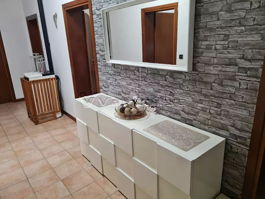 Immagine 7 di Quadrilocale in vendita  in Via Bergoncino snc a Noventa Vicentina