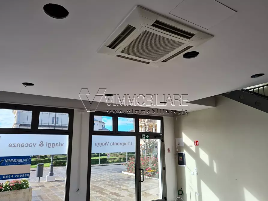 Immagine 9 di Locale commerciale in vendita  in via Carlo Porta angolo via Palladio 1 a Noventa Vicentina