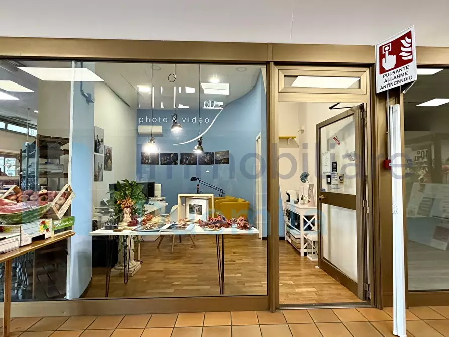 Immagine 10 di Locale commerciale in affitto  a Castenaso