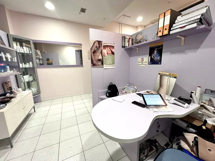 Immagine 1 di Attività artigianale in vendita  a Bologna