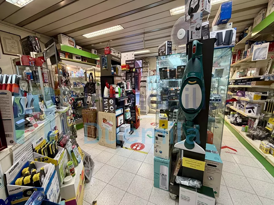 Immagine 7 di Attività commerciale in vendita  a Bologna