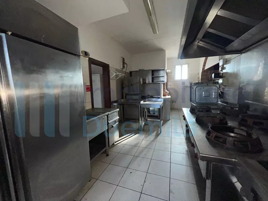 Immagine 60 di Locale commerciale in affitto  a Baricella