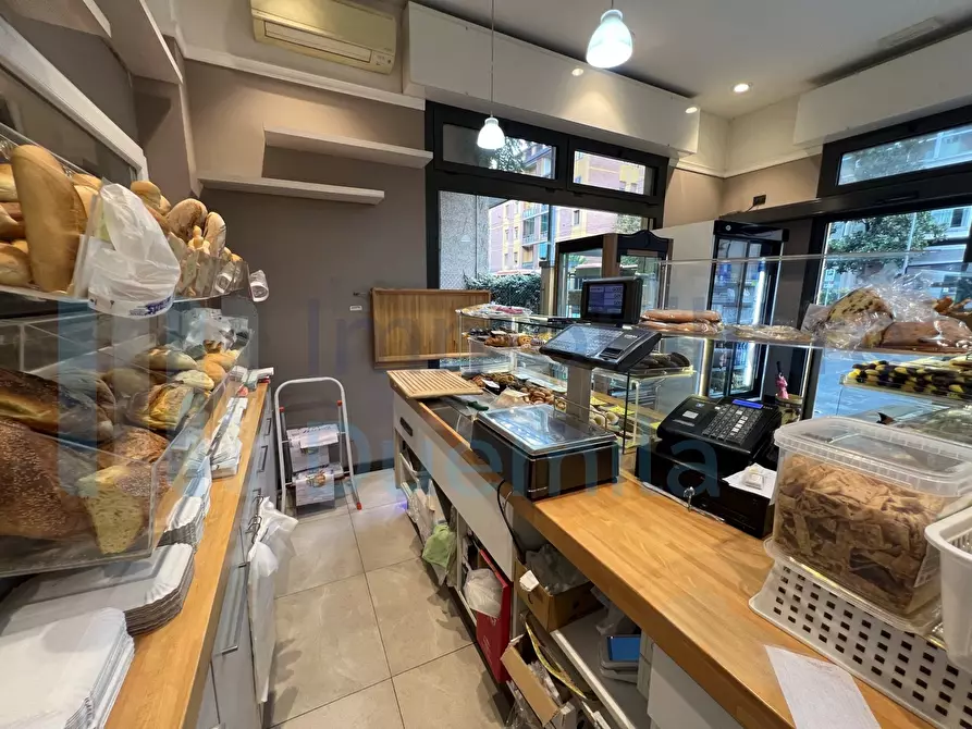 Immagine 7 di Attività artigianale in vendita  a Bologna