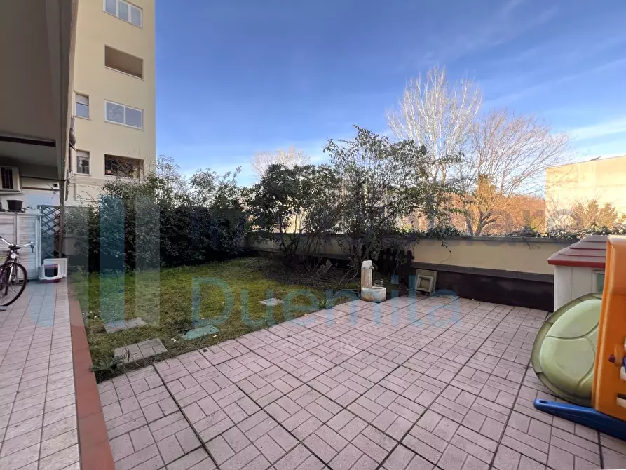 Immagine 40 di Pentalocale in vendita  a Bologna