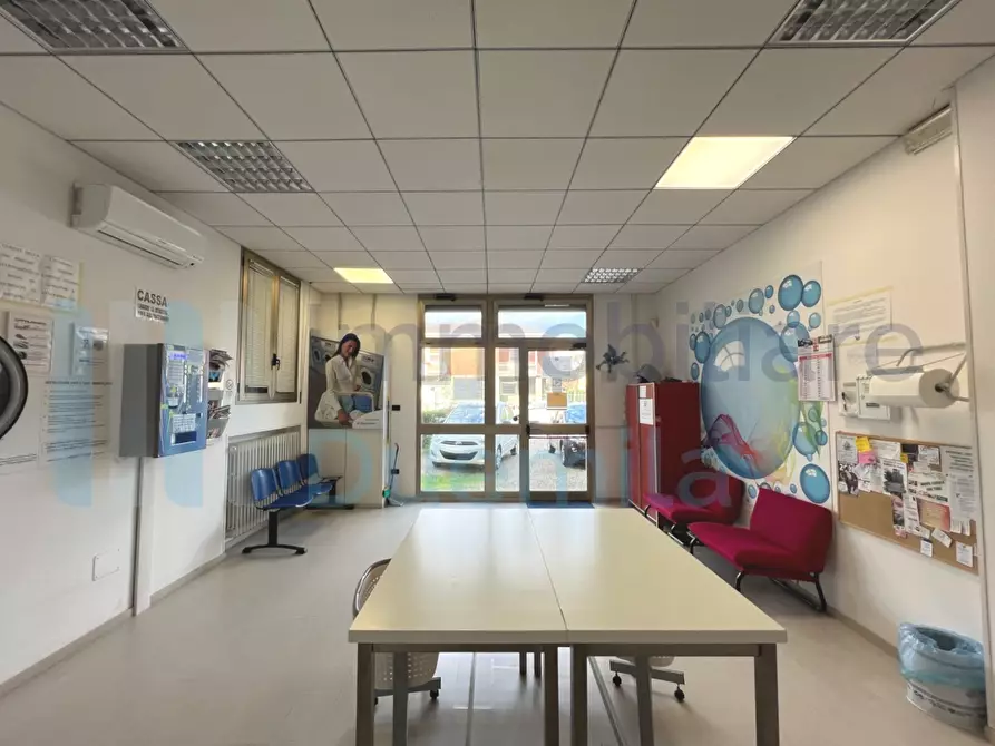 Immagine 18 di Attività artigianale in vendita  a Bologna