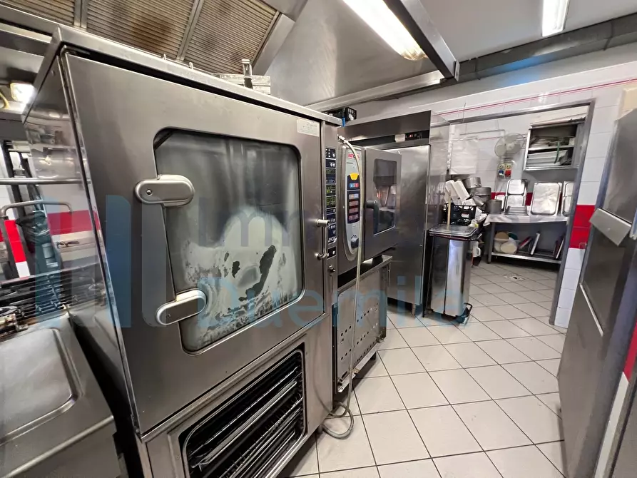 Immagine 28 di Bar / Ristorante in vendita  a Castello D'argile