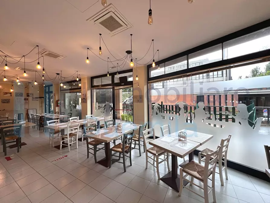 Immagine 4 di Locale commerciale in vendita  a Casalecchio Di Reno