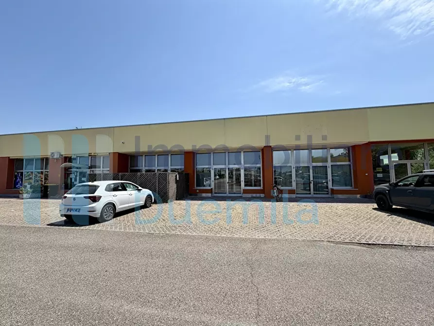 Immagine 25 di Locale commerciale in vendita  a Sant'agata Bolognese