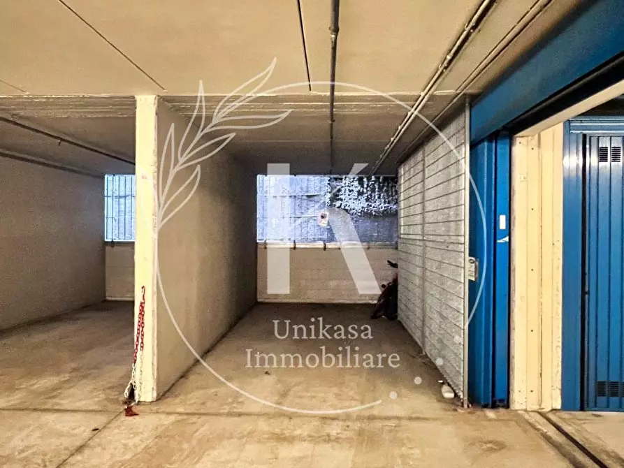 Immagine 1 di Garage in vendita  in Piazza Guido Rossa 1r a Savona