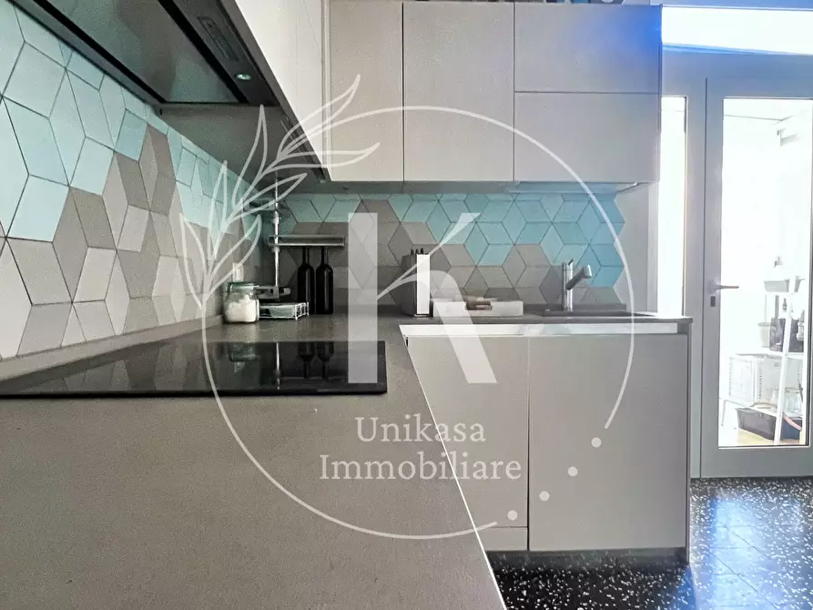 Immagine 14 di Pentalocale in vendita  in Via XX Settembre 21 a Savona