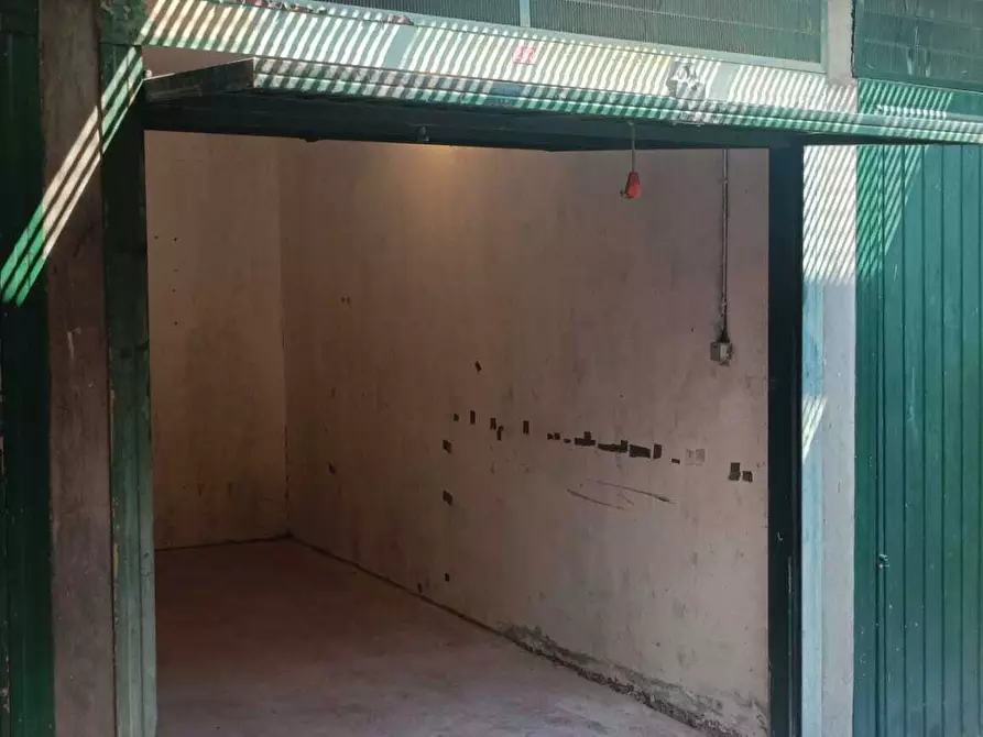 Immagine 4 di Garage in vendita  in Via Carlo Collodi 71 a Savona