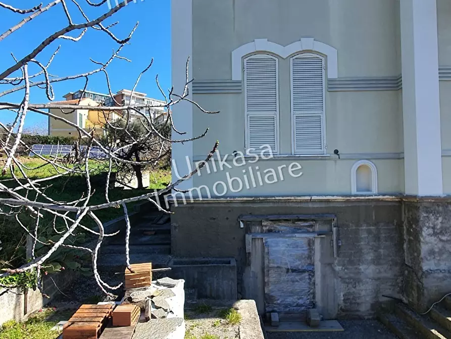 Immagine 24 di Villa in vendita  in Via Loreto a Savona