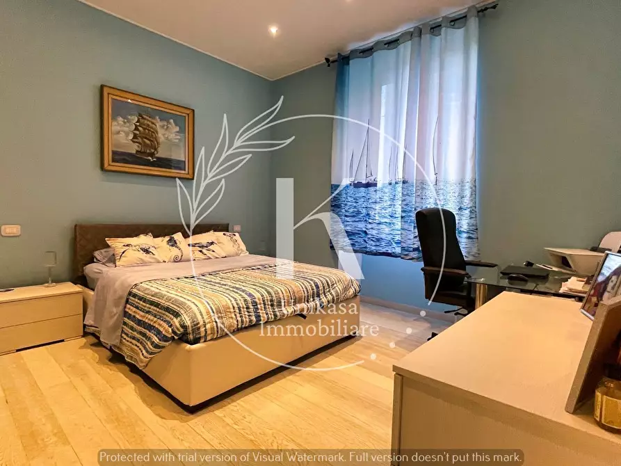 Immagine 12 di Pentalocale in vendita  in Via Nizza a Savona