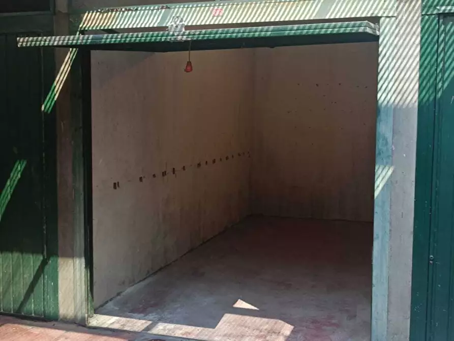 Immagine 5 di Garage in vendita  in Via Carlo Collodi 71 a Savona