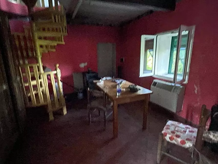 Immagine 12 di Rustico / casale in vendita  in San Bartolomeo del Bosco a Savona