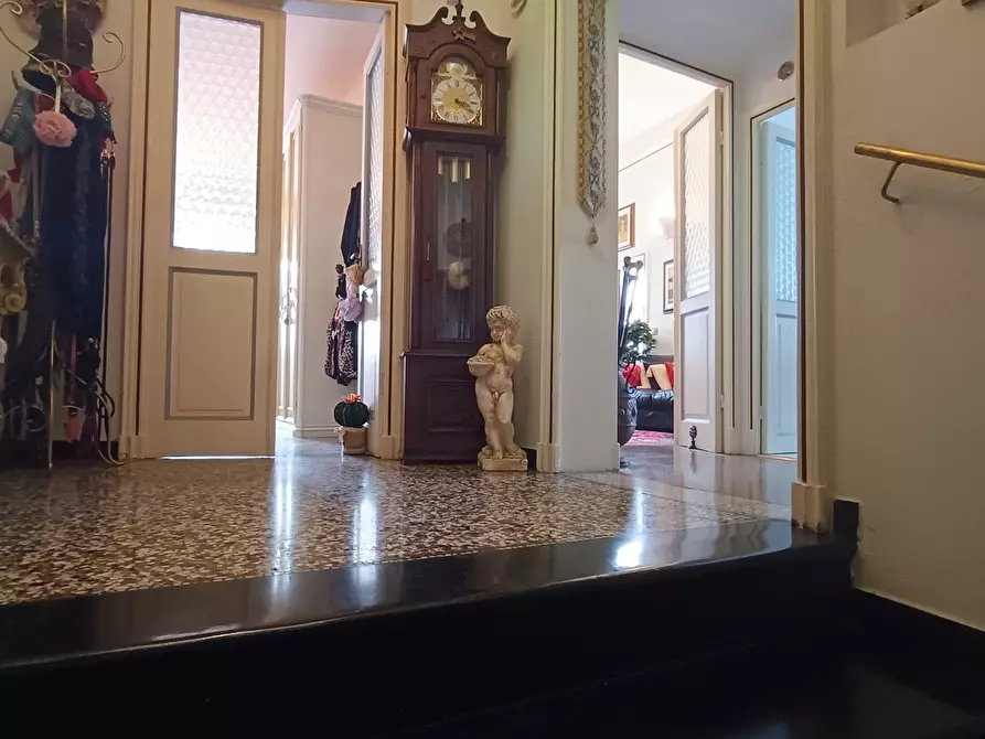 Immagine 4 di Quadrilocale in vendita  in Piazza dei Consoli a Savona