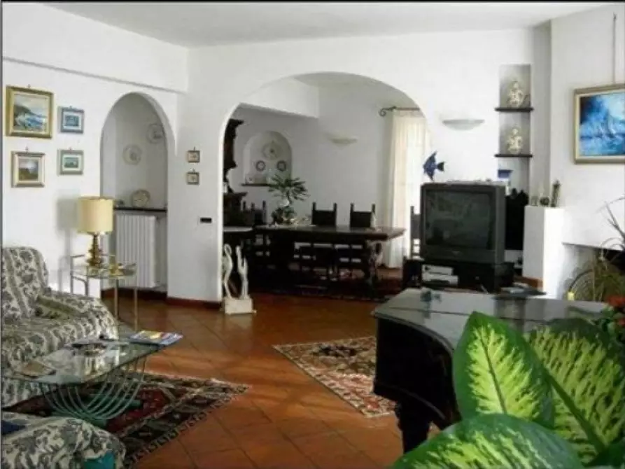 Immagine 4 di Villa in vendita  in via ferrari a Celle Ligure