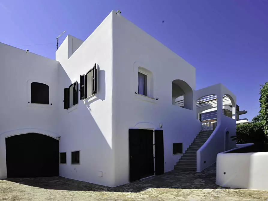 Immagine 4 di Villa in vendita  a Carovigno