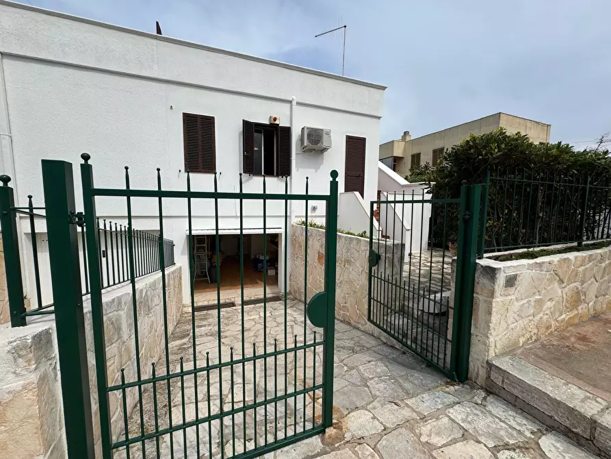 Immagine 17 di Villa in vendita  in Piazza dell' Angelo a Ostuni