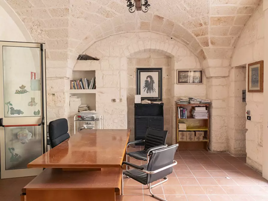 Immagine 14 di Palazzo in vendita  in Via Martiri di Kindu a Ostuni