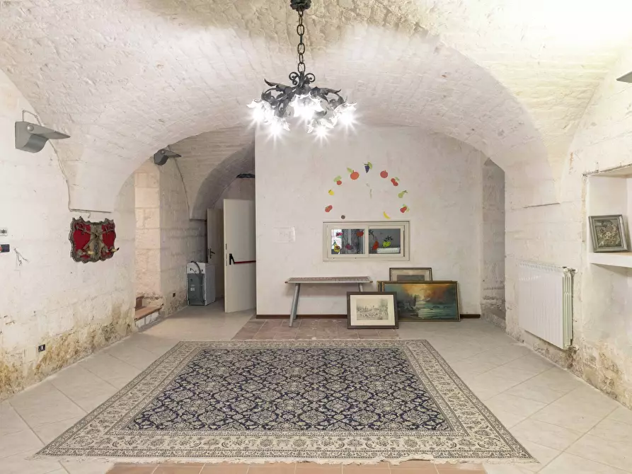 Immagine 20 di Palazzo in vendita  in Via Martiri di Kindu a Ostuni