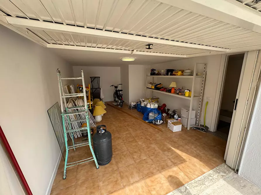 Immagine 19 di Villa in vendita  in Piazza dell' Angelo a Ostuni