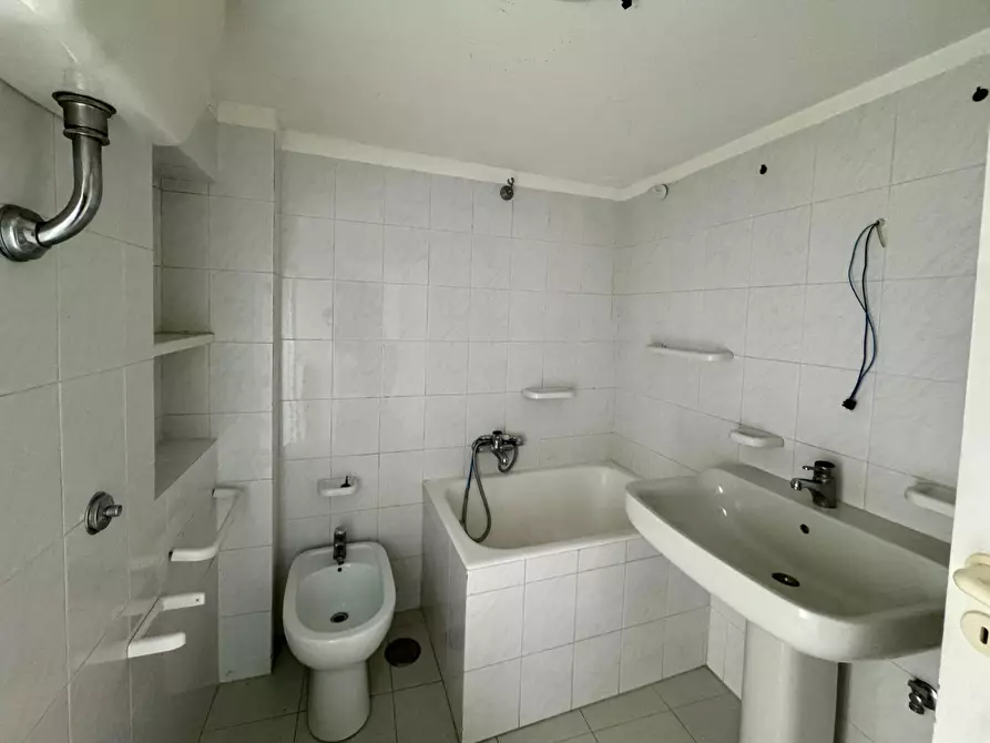 Immagine 19 di Appartamento in vendita  in Via Padre Serafino Tamborrino a Ostuni