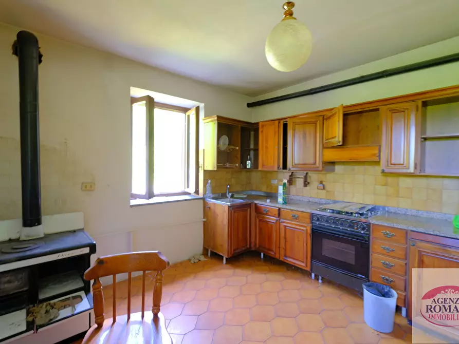 Immagine 8 di Casa trifamiliare in vendita  in Località Marrona 8 a Sassello