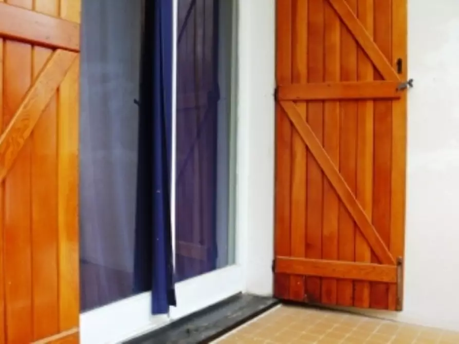 Immagine 11 di Appartamento in vendita  a Urbe