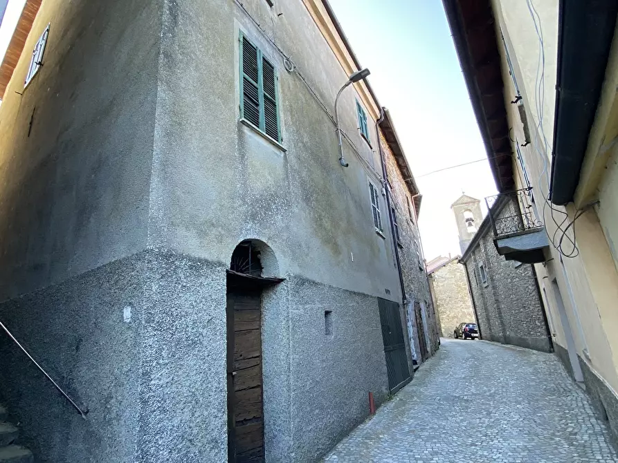 Immagine 1 di Appartamento in vendita  in via Roma 18 a Ponzone