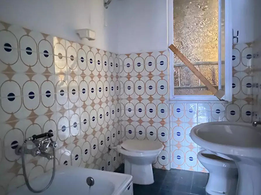 Immagine 31 di Casa trifamiliare in vendita  in via Vara Superiore 86 a Urbe