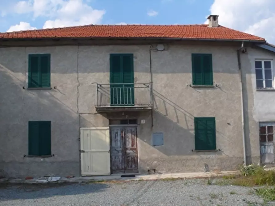 Immagine 1 di Bed & Breakfast in vendita  a Pareto